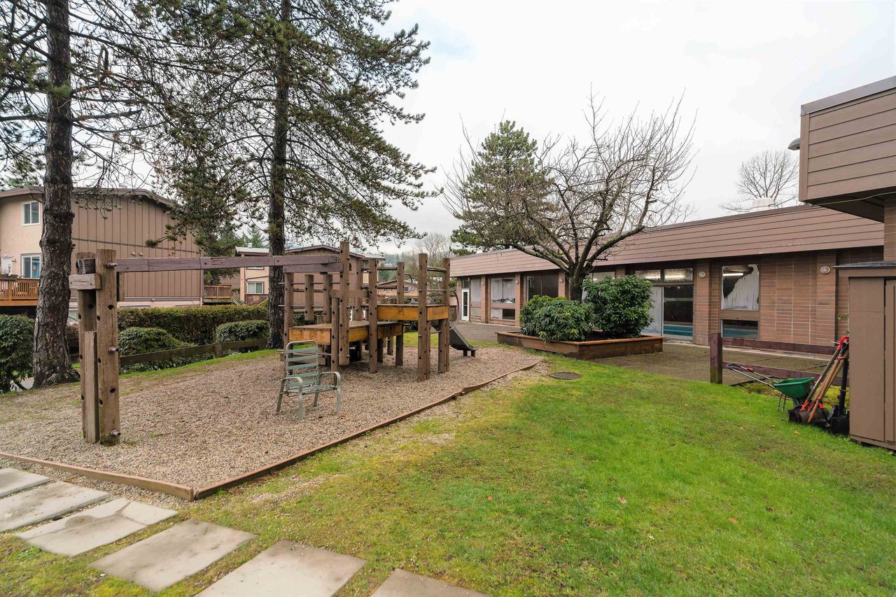 4-313 Highland Wy