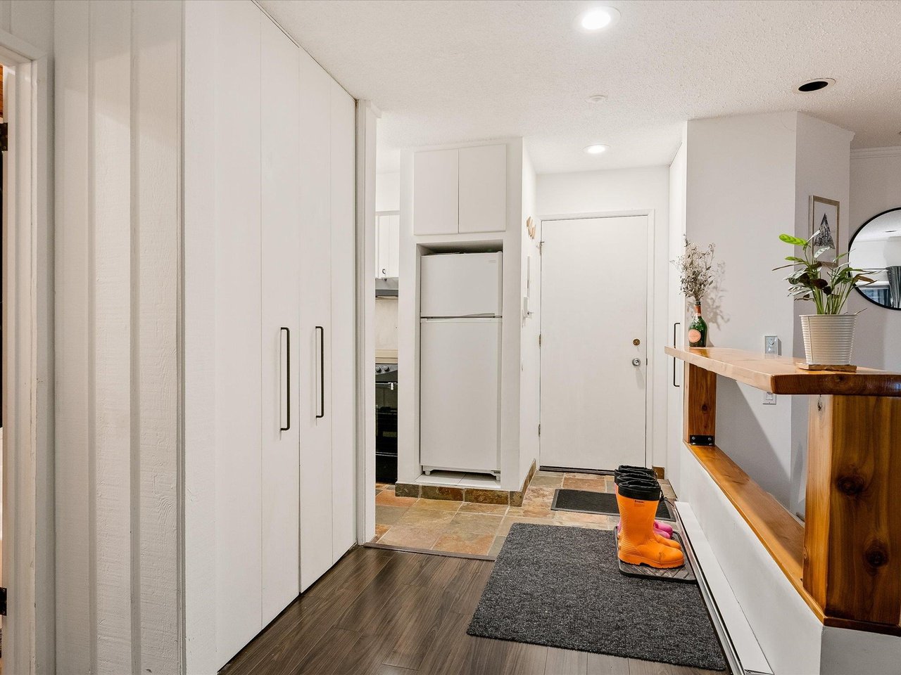 G103-1400 Alta Lake Rd