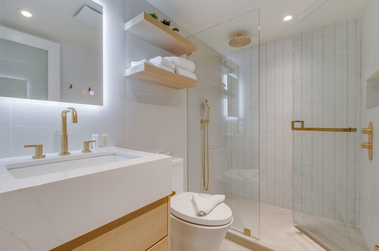 417-4557 Blackcomb Wy