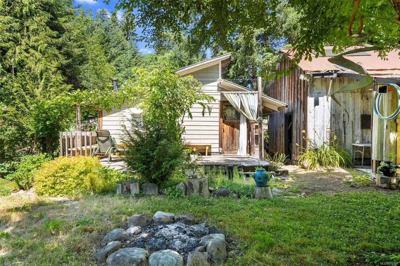 10226 South Shore Rd, Honeymoon Bay