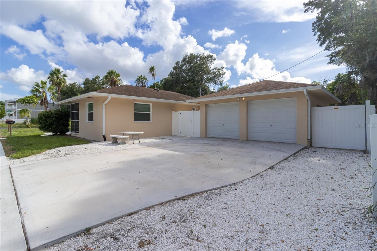 🕌🚨 JUST SOLD 🚨🕌 214 6TH ST E, BRADENTON, FL 34208
