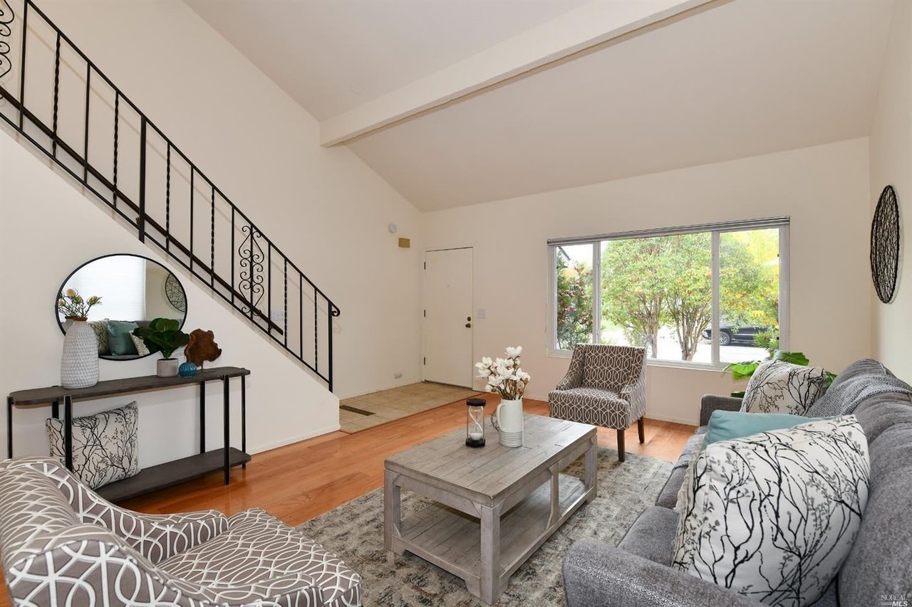 424 Simi Pl