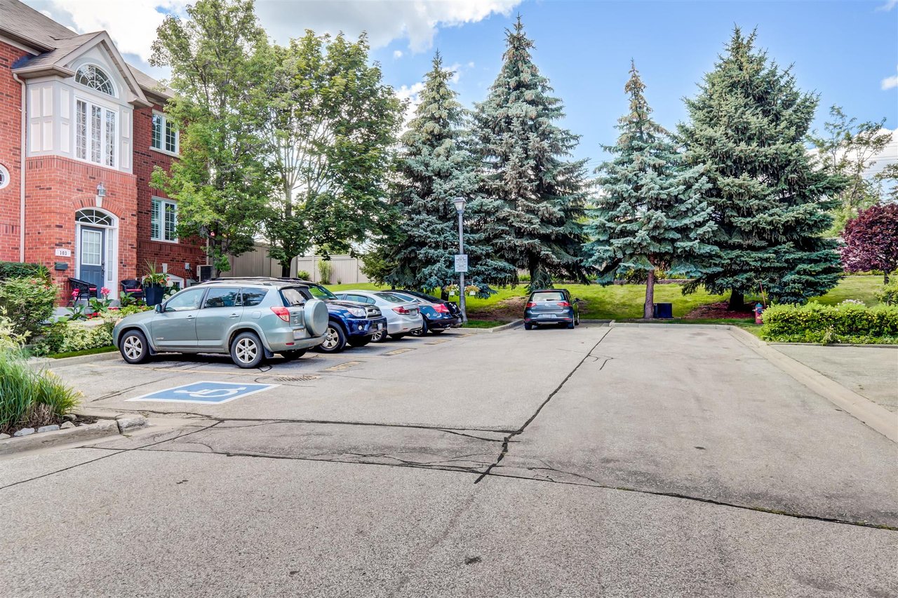 #109 - 190 Harding Blvd W