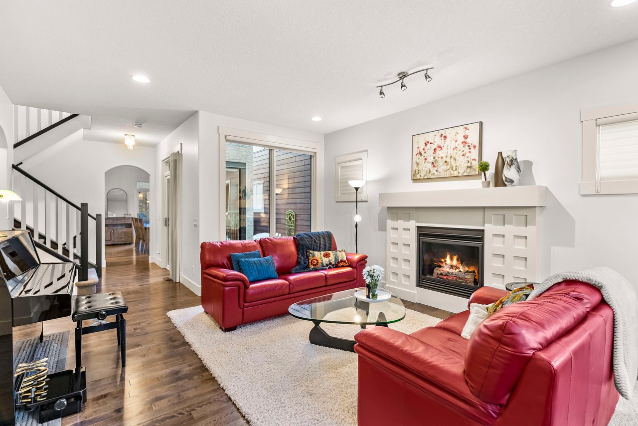 19 Tom Hoppe Mews SW