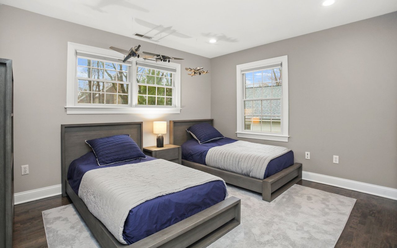 15 Ridge Dr
