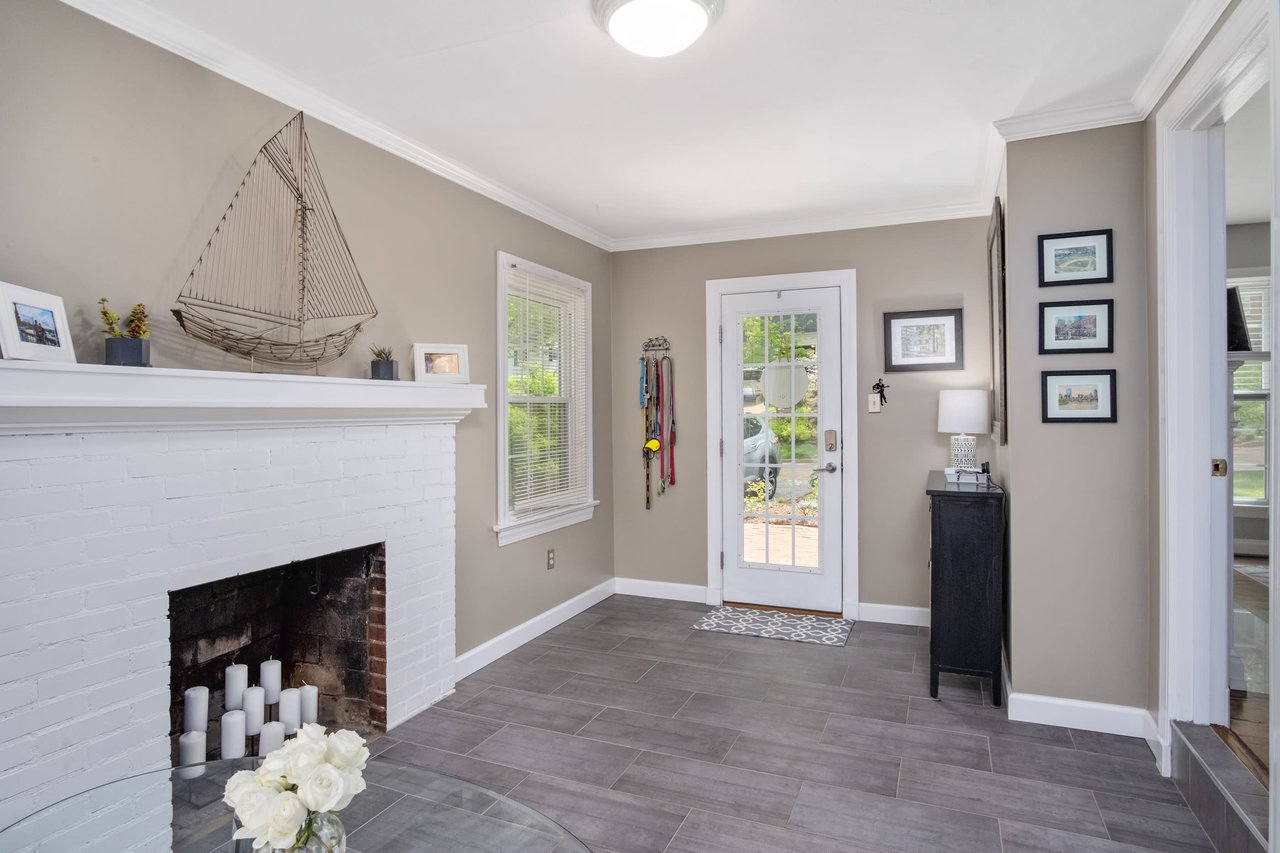 Cute-As-Can-Be in Kirkwood