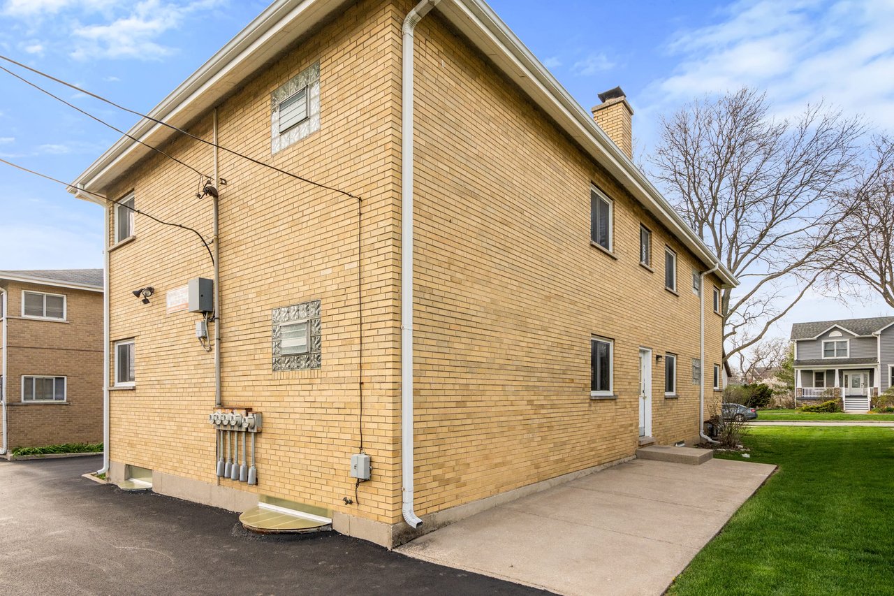 Downers Grove Apartment Building