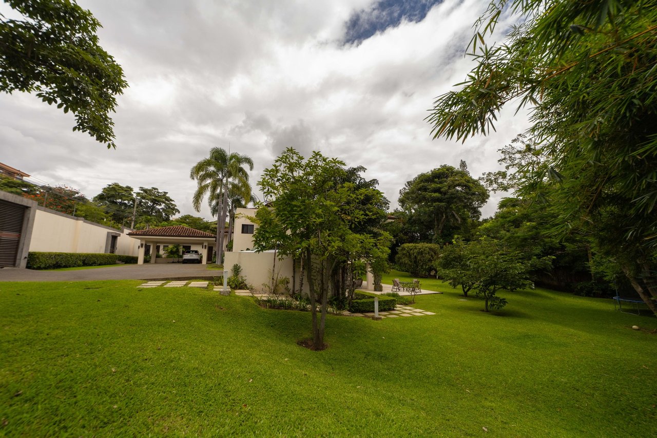 City Family Home, Escazu, San Jose