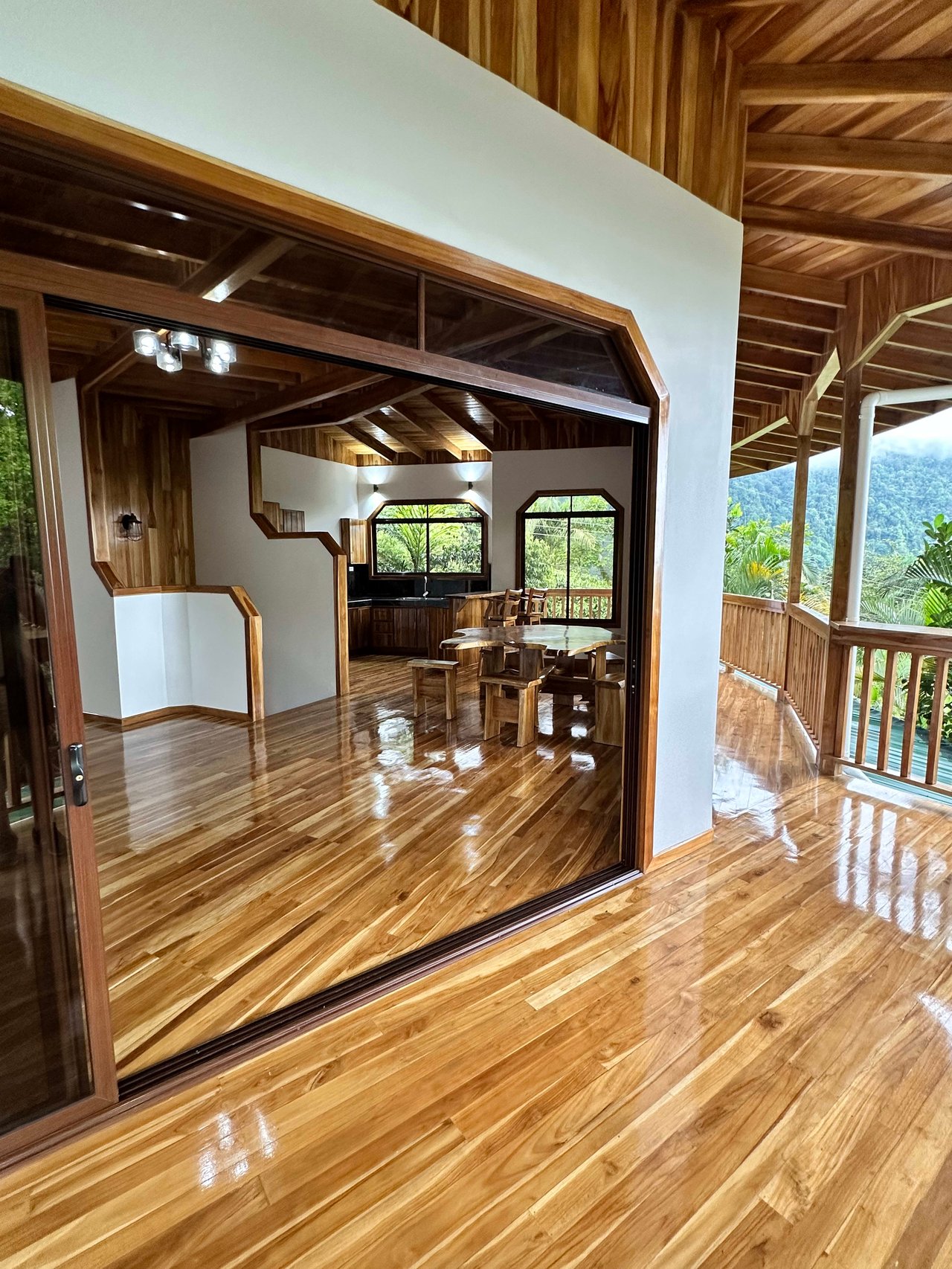 Discover the Charm of an Exotic Home in Las Tumbas, Costa Rica