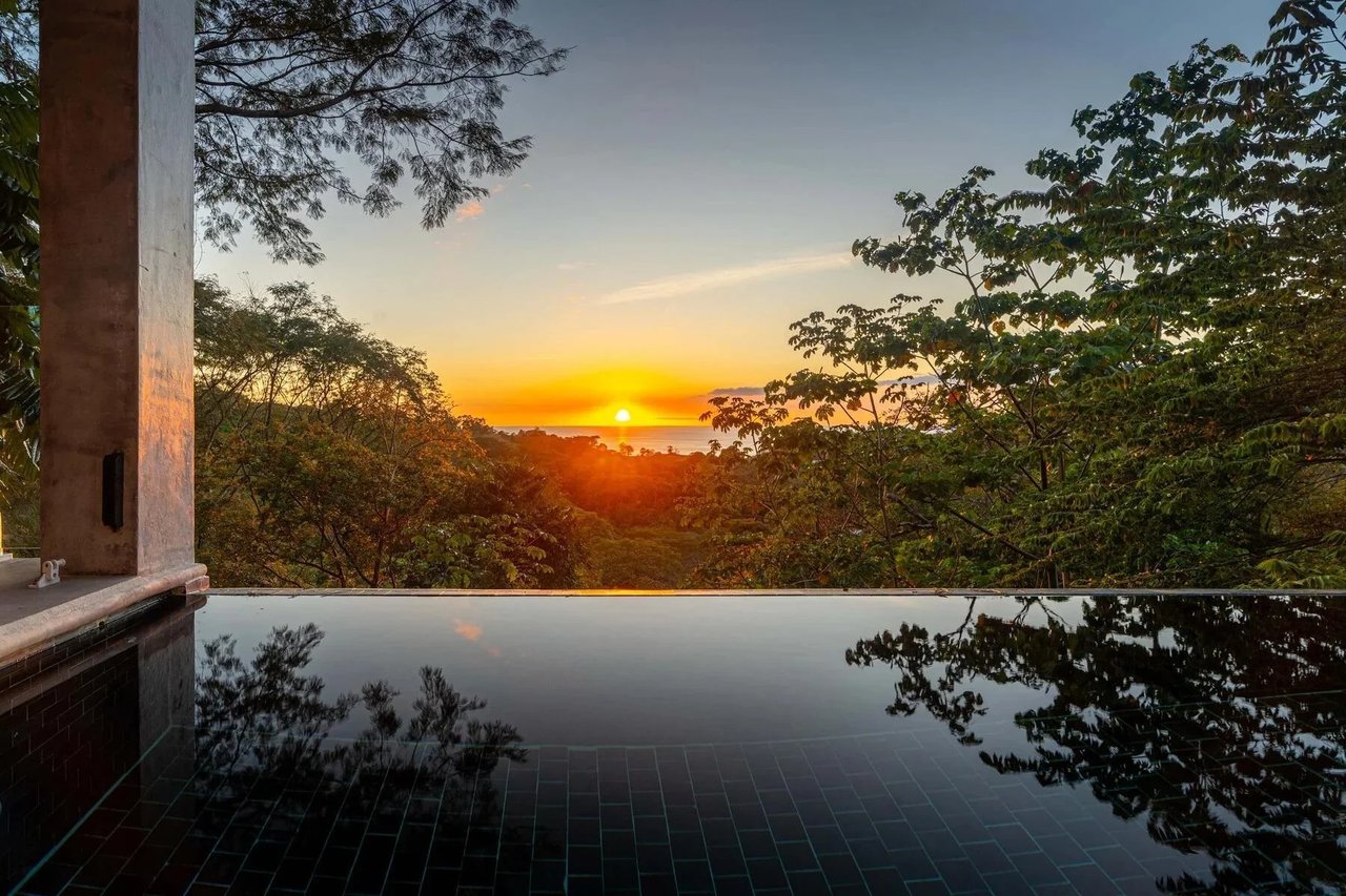 Rooftop Pool Modern Luxury Estate, Manuel Antonio, Puntarenas