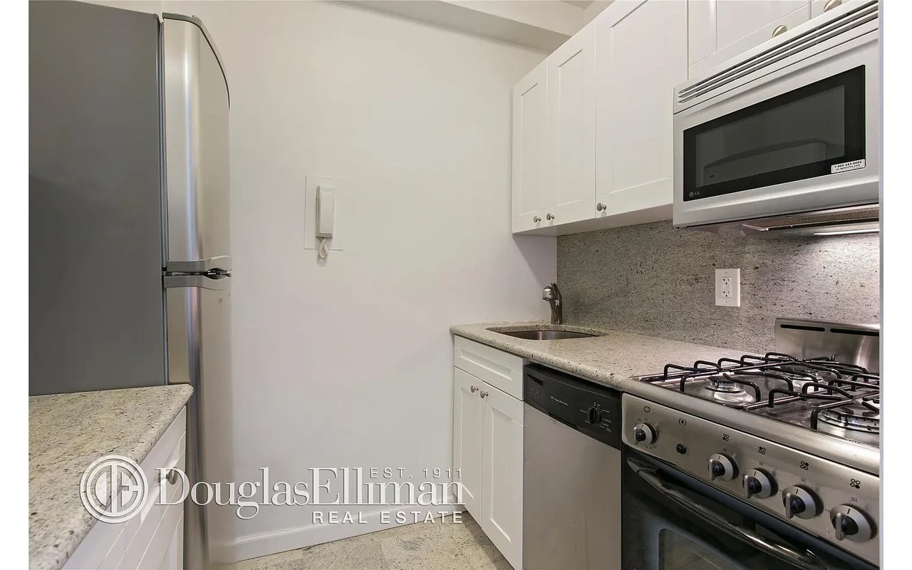 405 E 63rd St APT 7C