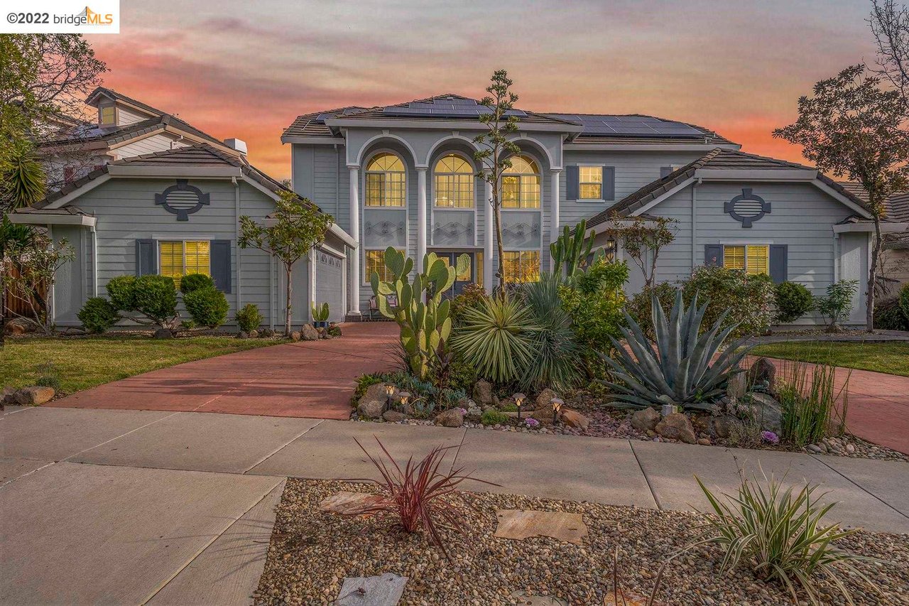 24 E Country Club Dr