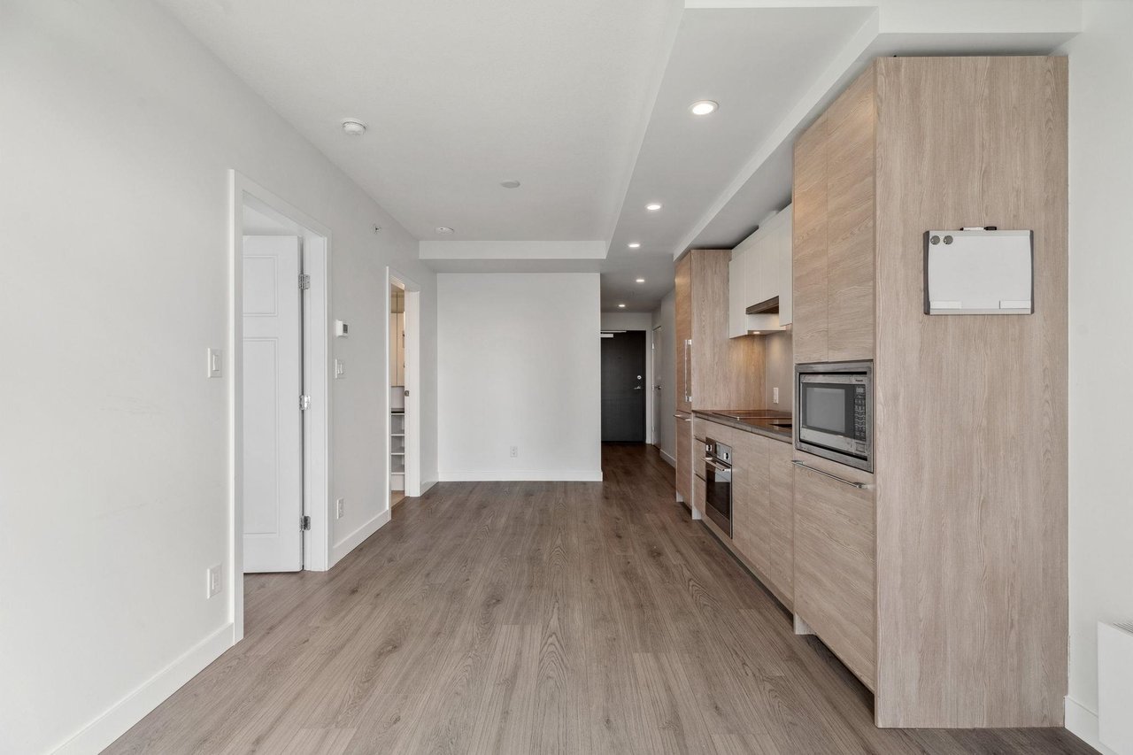 1112-13615 Fraser Highway, Surrey