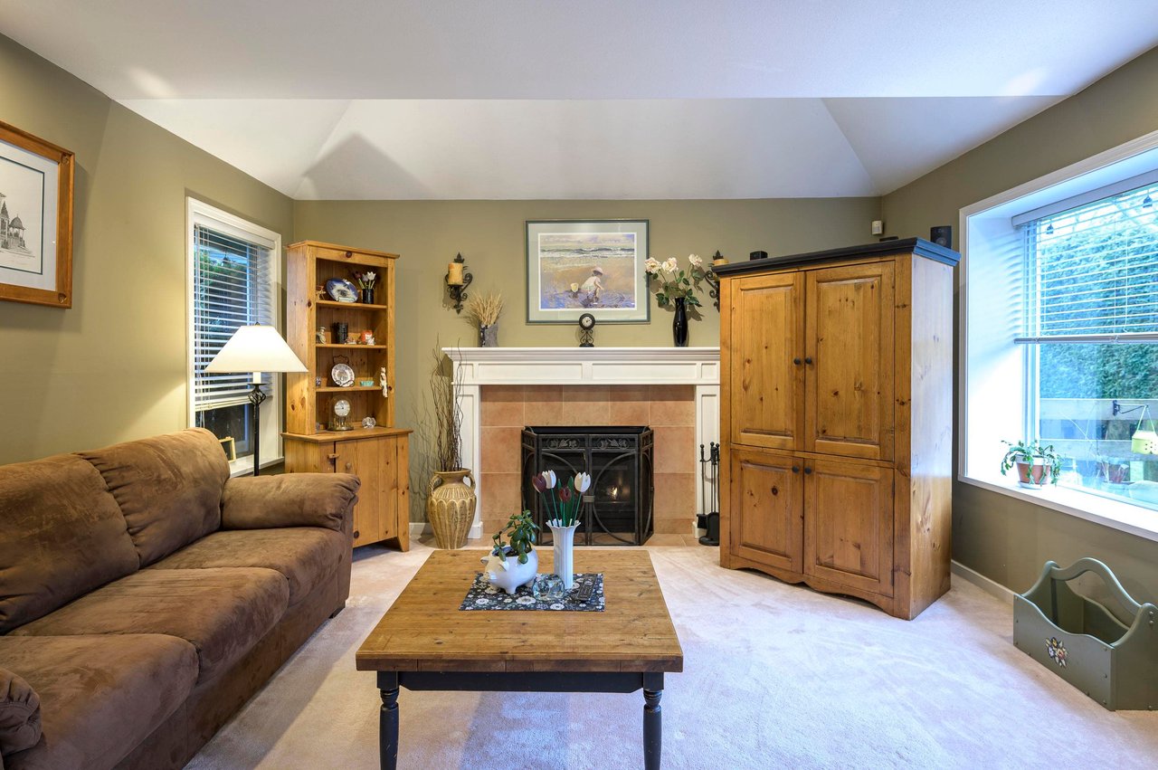 5068 Bentley Dr