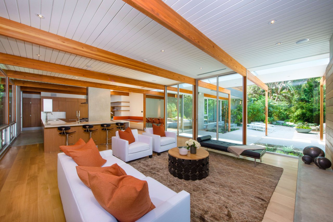 1710 Mandeville Canyon Rd