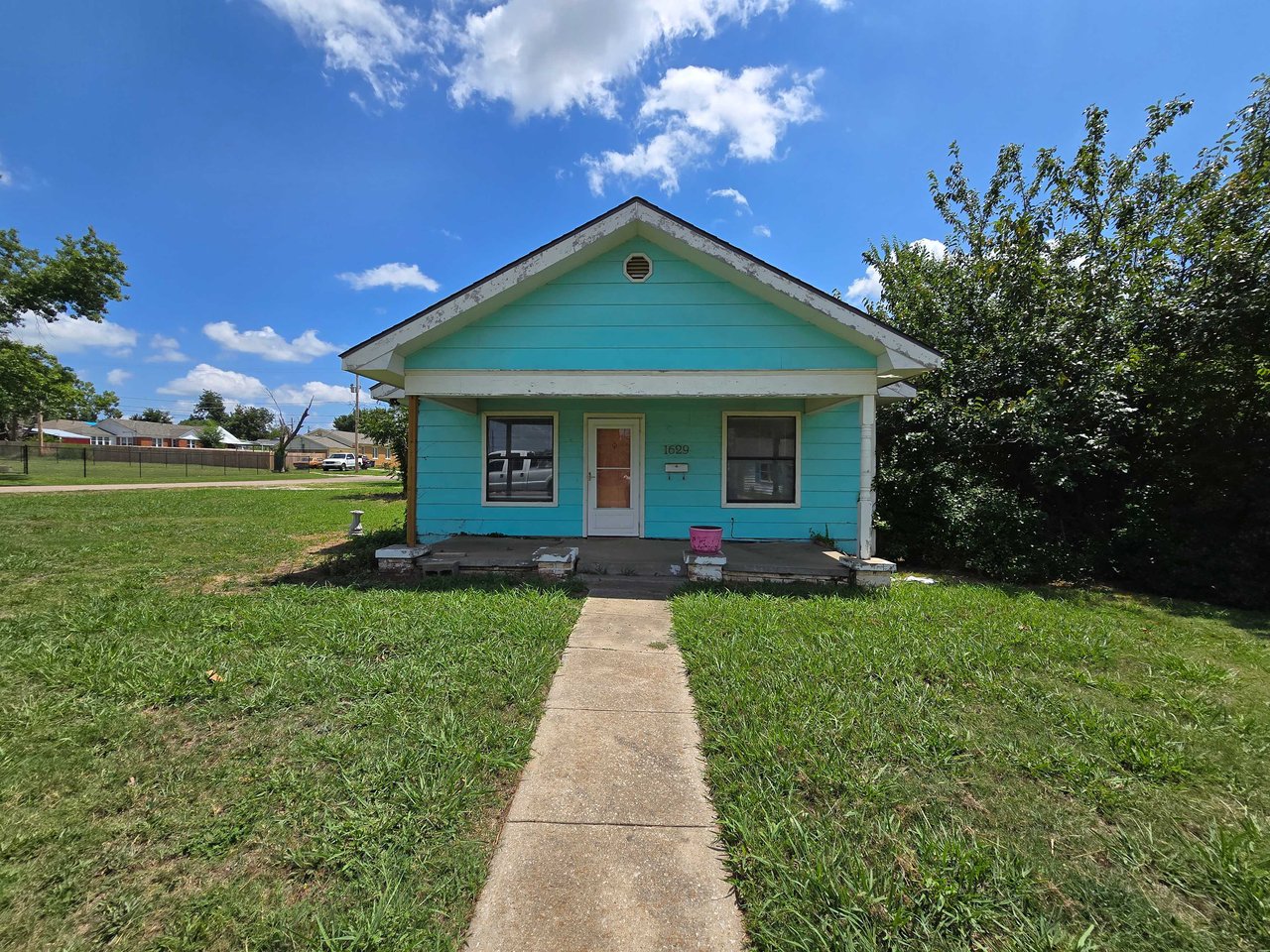 1629 N Louisa