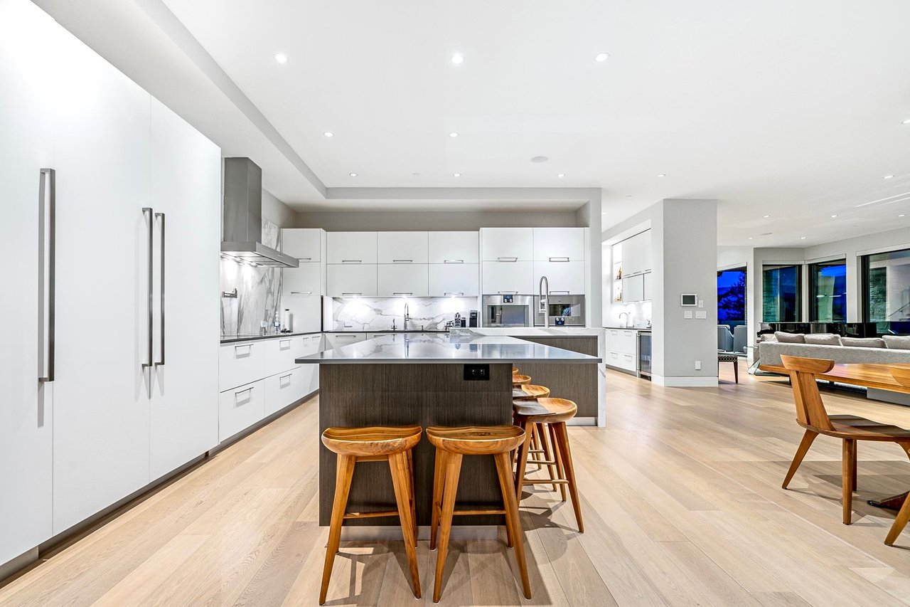 6255 St. Georges Cres
