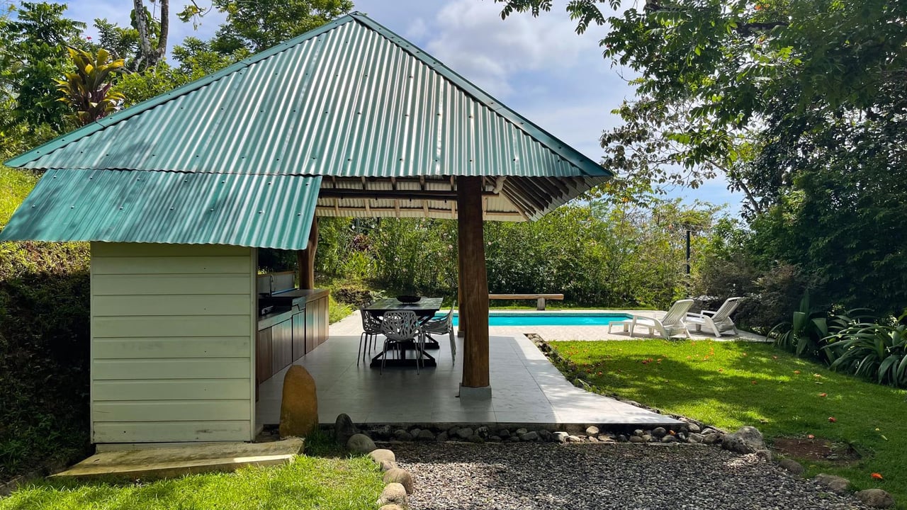 Captivating Estate with Stunning Views in Ojochal