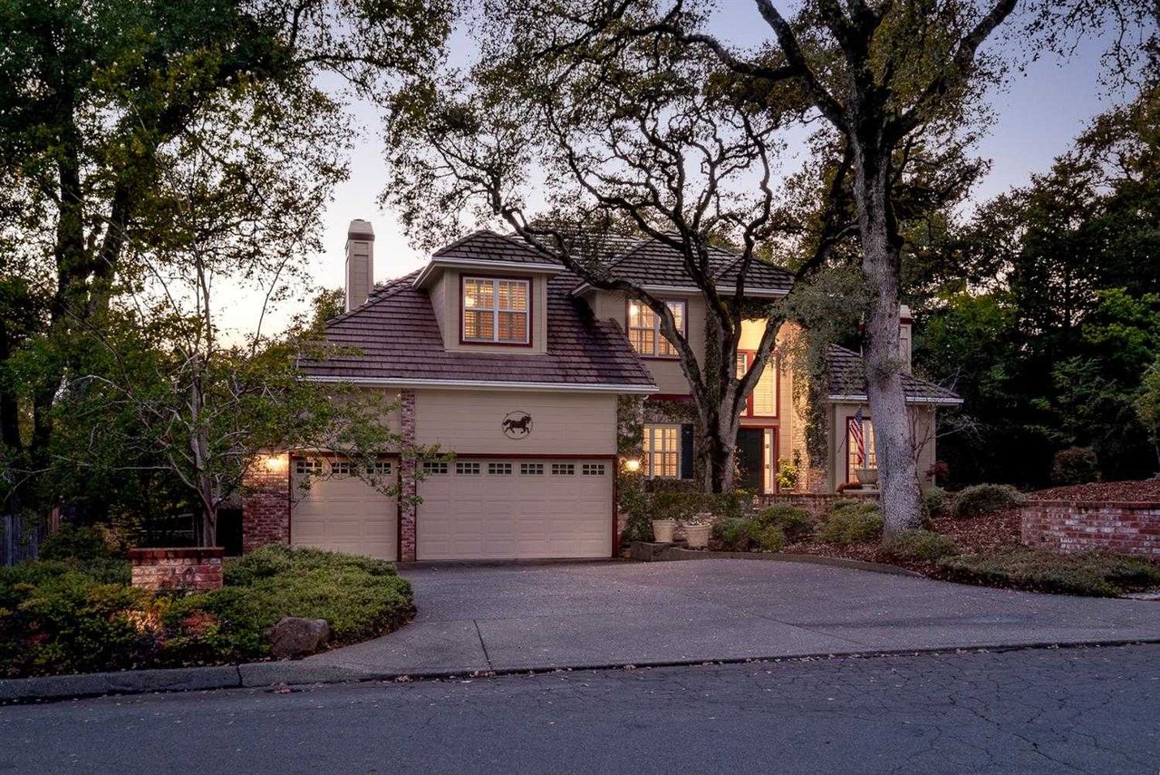 740 Oak Crest Cir