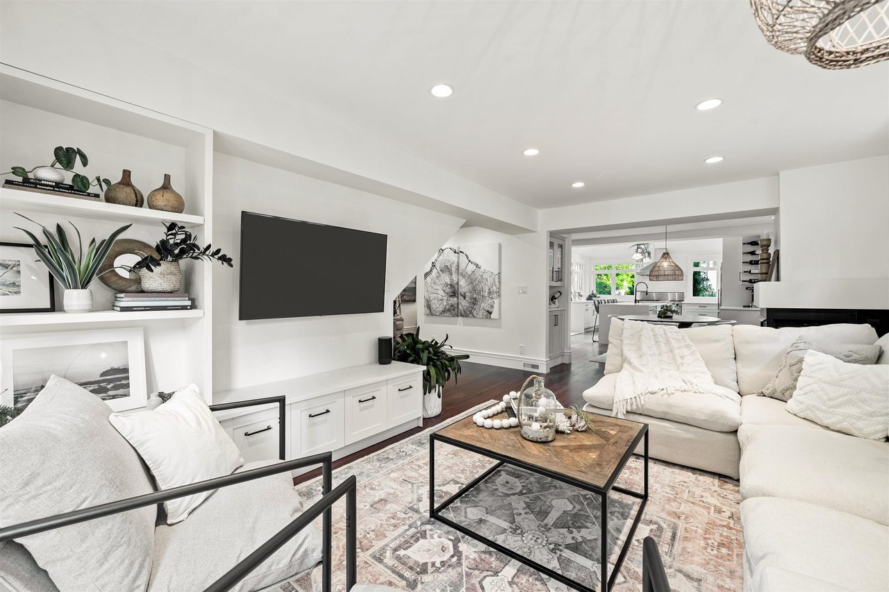 4365 Raeburn Street, North Vancouver