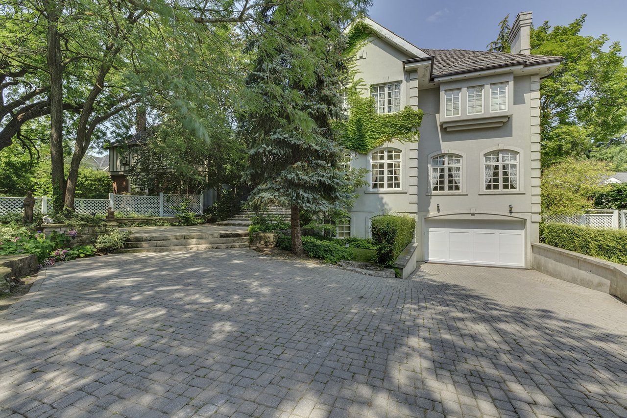 2 Forest Glen Cres, Toronto, ON