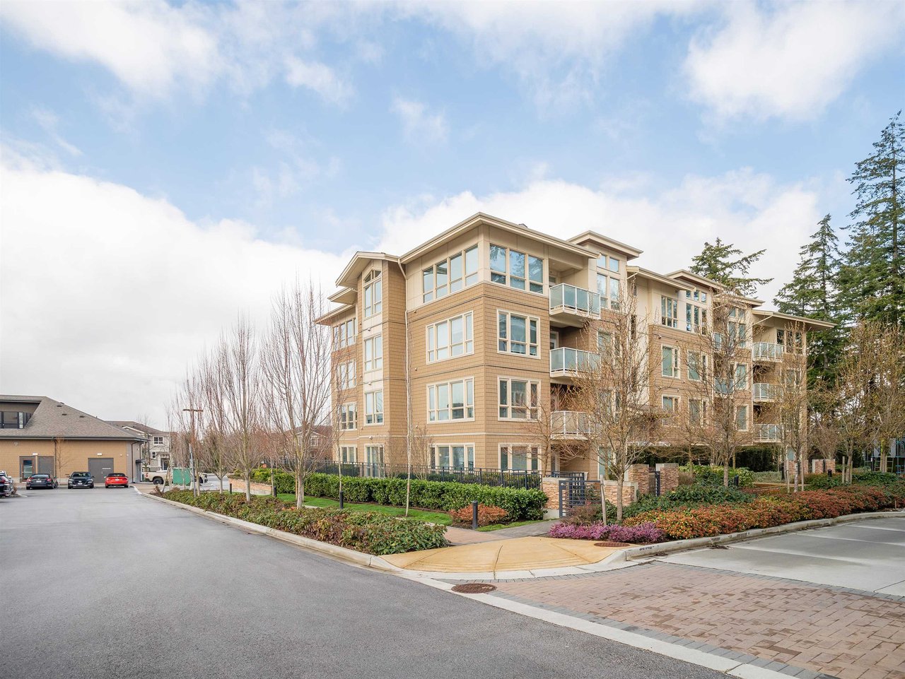 104-8360 Delsom Wy