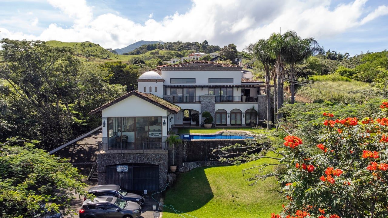 Panoramic View Mountain Estate, Ciudad Colon, San Jose