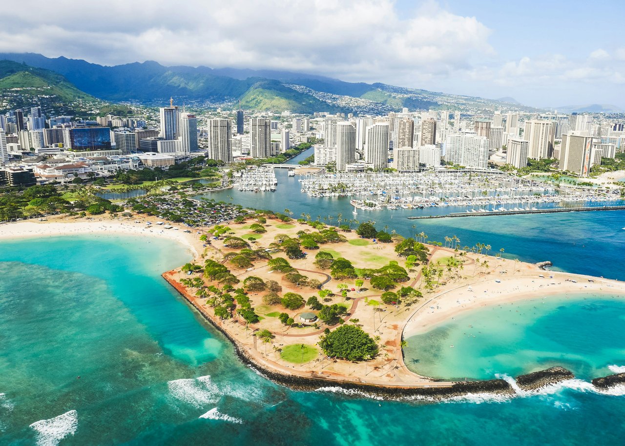 Navigating the Aloha State's Real Estate Waves in 2024: A Promising Year for Oahu Homebuyers and Sellers