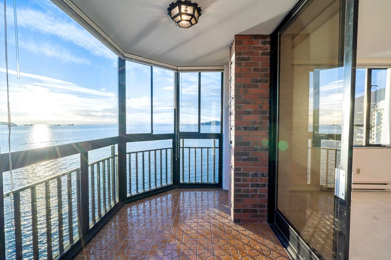 1101-2240 Bellevue Ave Ave