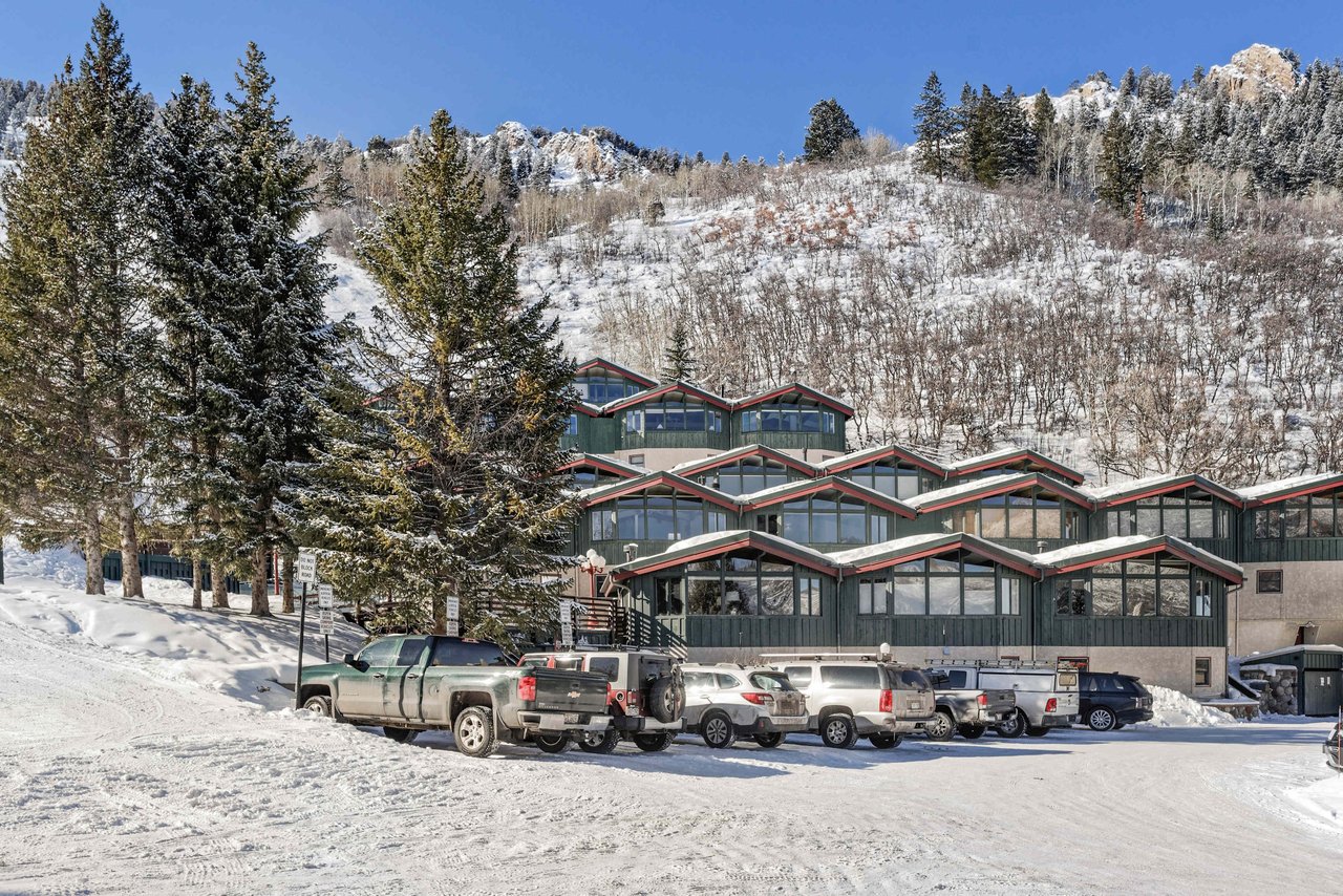 Enjoy Ski-in/Ski-out Access to Aspen Mountain