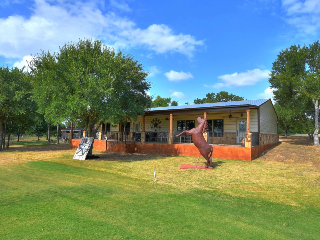 1138 Skyline Dr