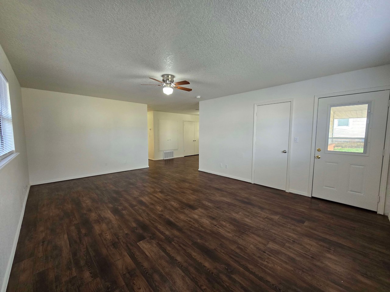 807 N Beard