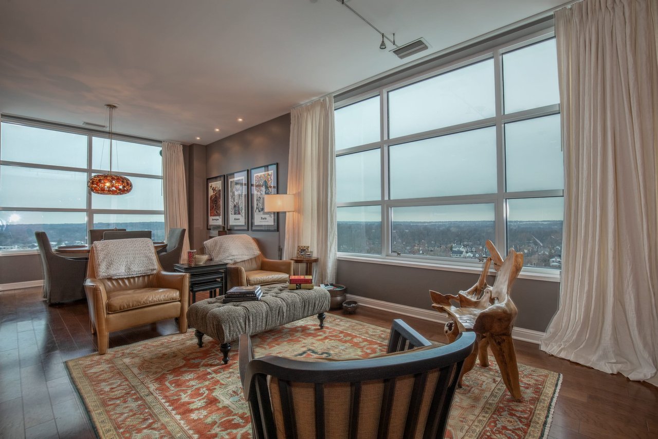 Urban Residence Nestled on the 10th Floor in Clayton