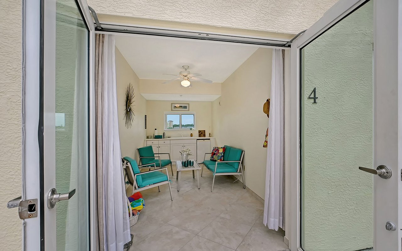 800 N Tamiami Trail #815