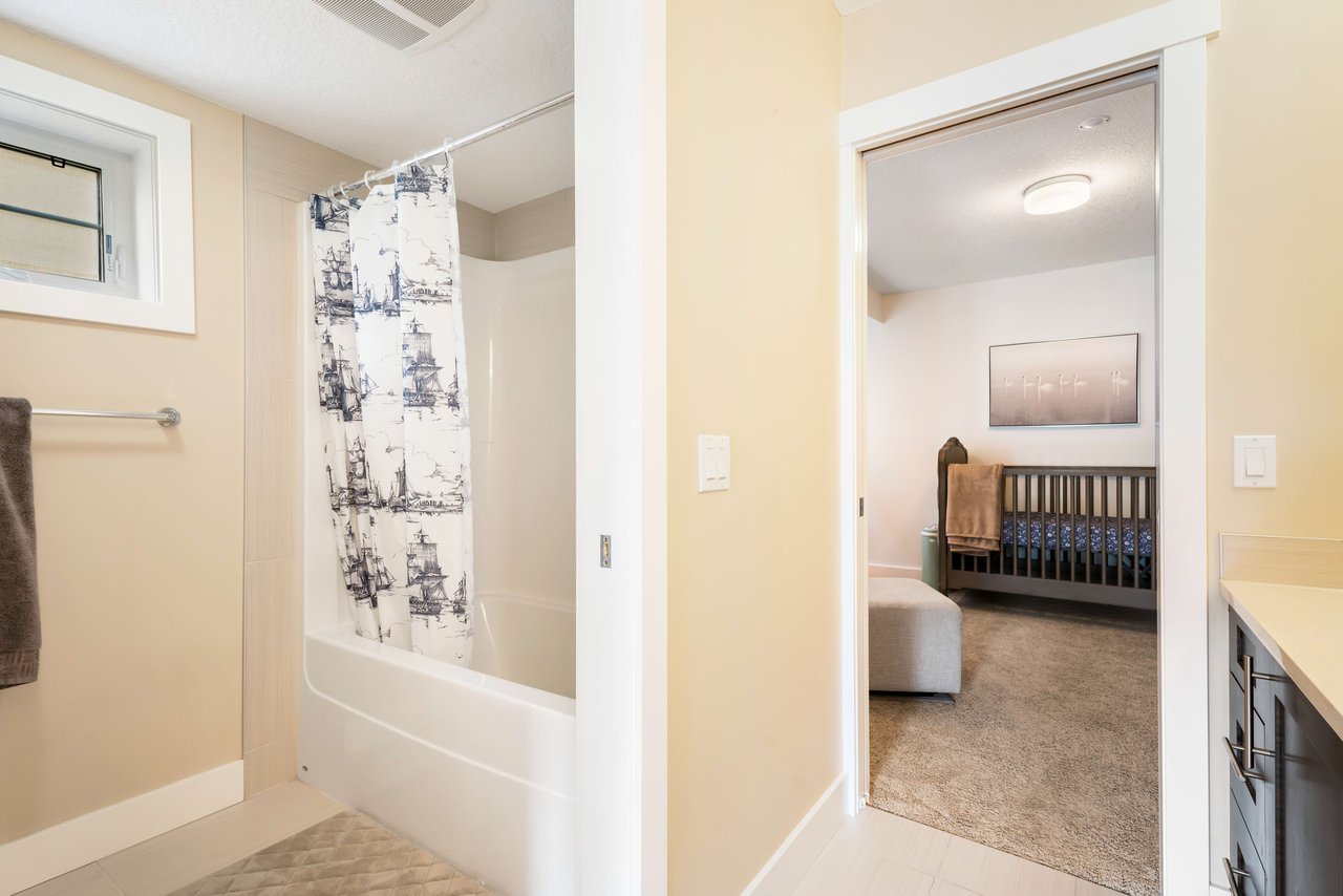 2020 27 Avenue SW Unit: 1