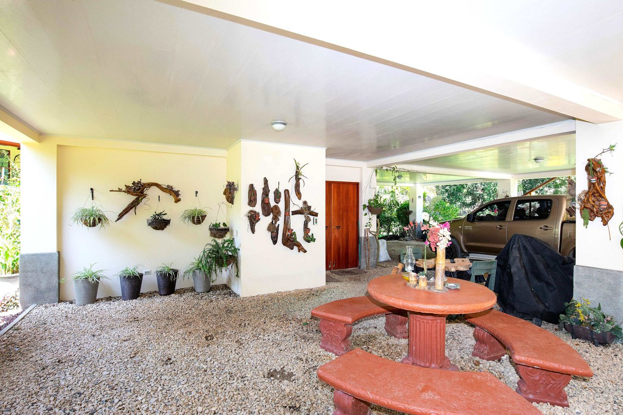 Wheelchair Friendly- 2 Bedroom house in a Quiet Community
