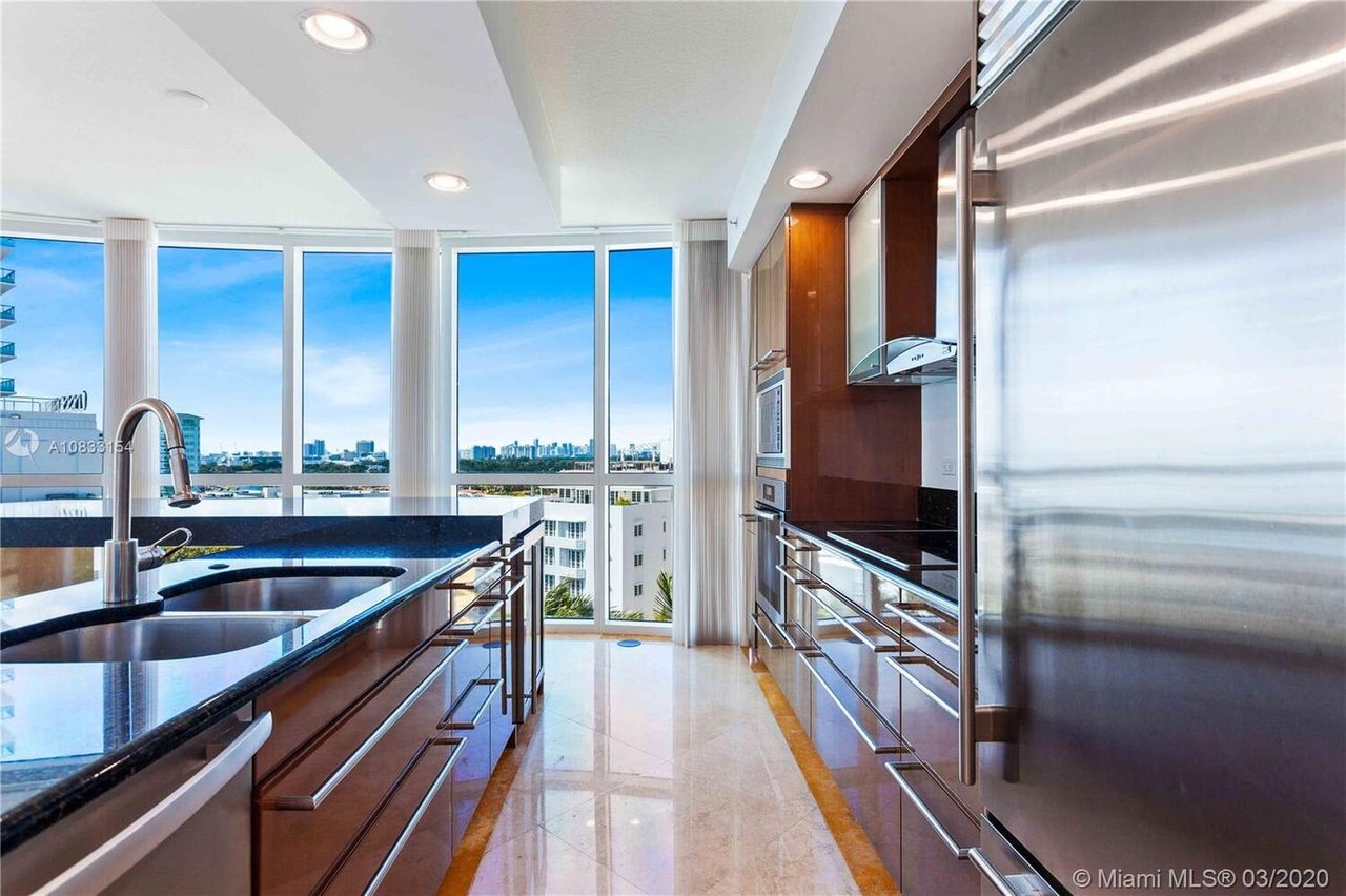 3801 Collins Ave, #901