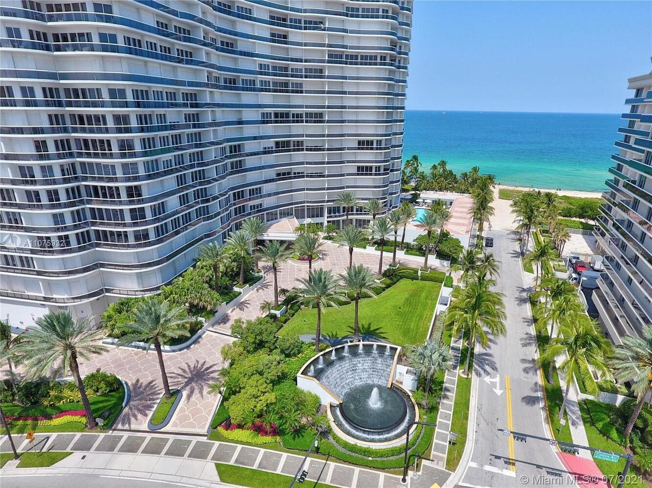 9601 Collins Ave, #505