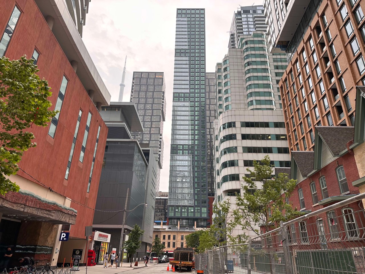 327 King St W, Unit 707