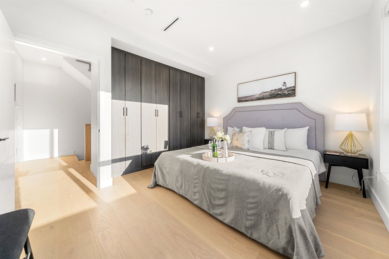 1-3559 Haida Dr