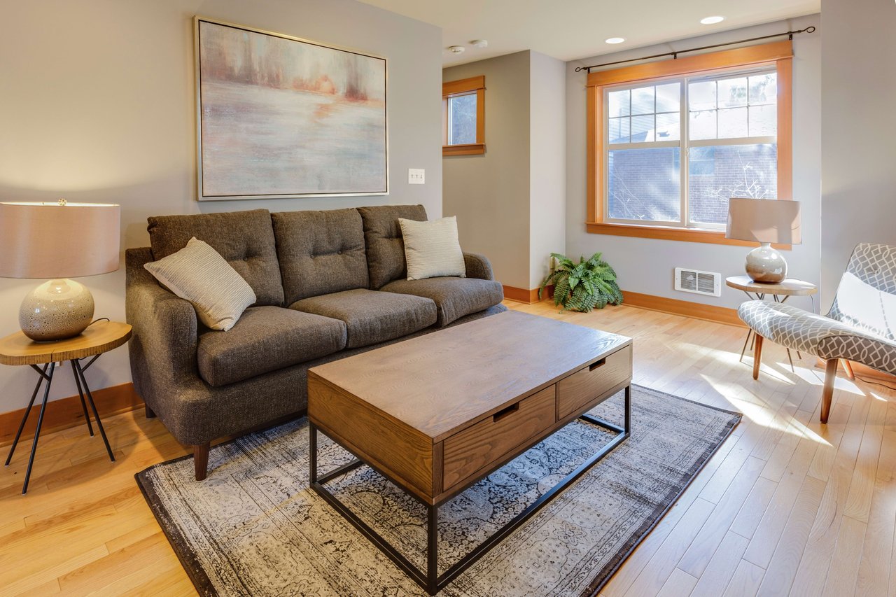 Housing Rush In-person School Adds Fire to Rapidly Heating Market