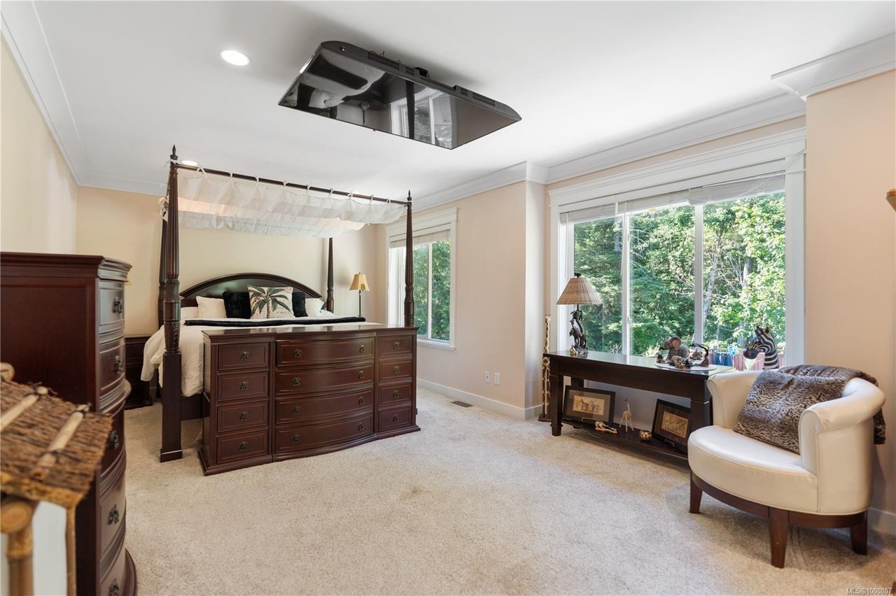 630 Granrose Terr, Colwood