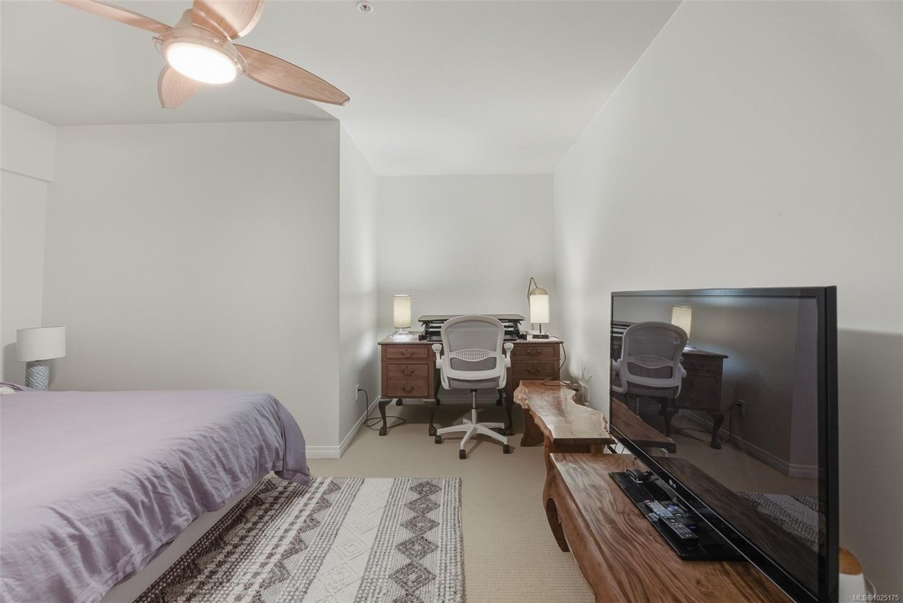 13-60 Dallas Rd, Victoria