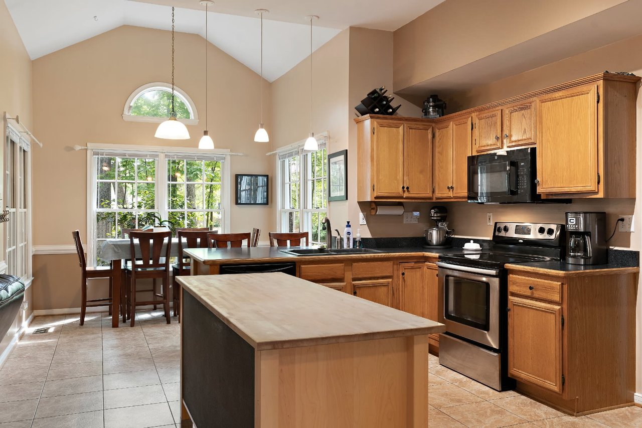 6007 Oak Landing Drive