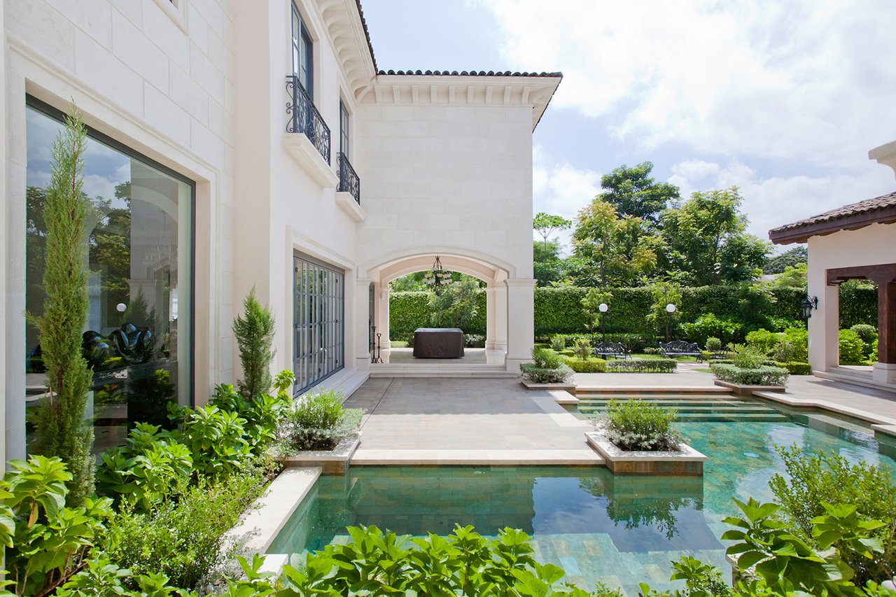 Contemporary Gated Estate, Santa Ana, San Jose