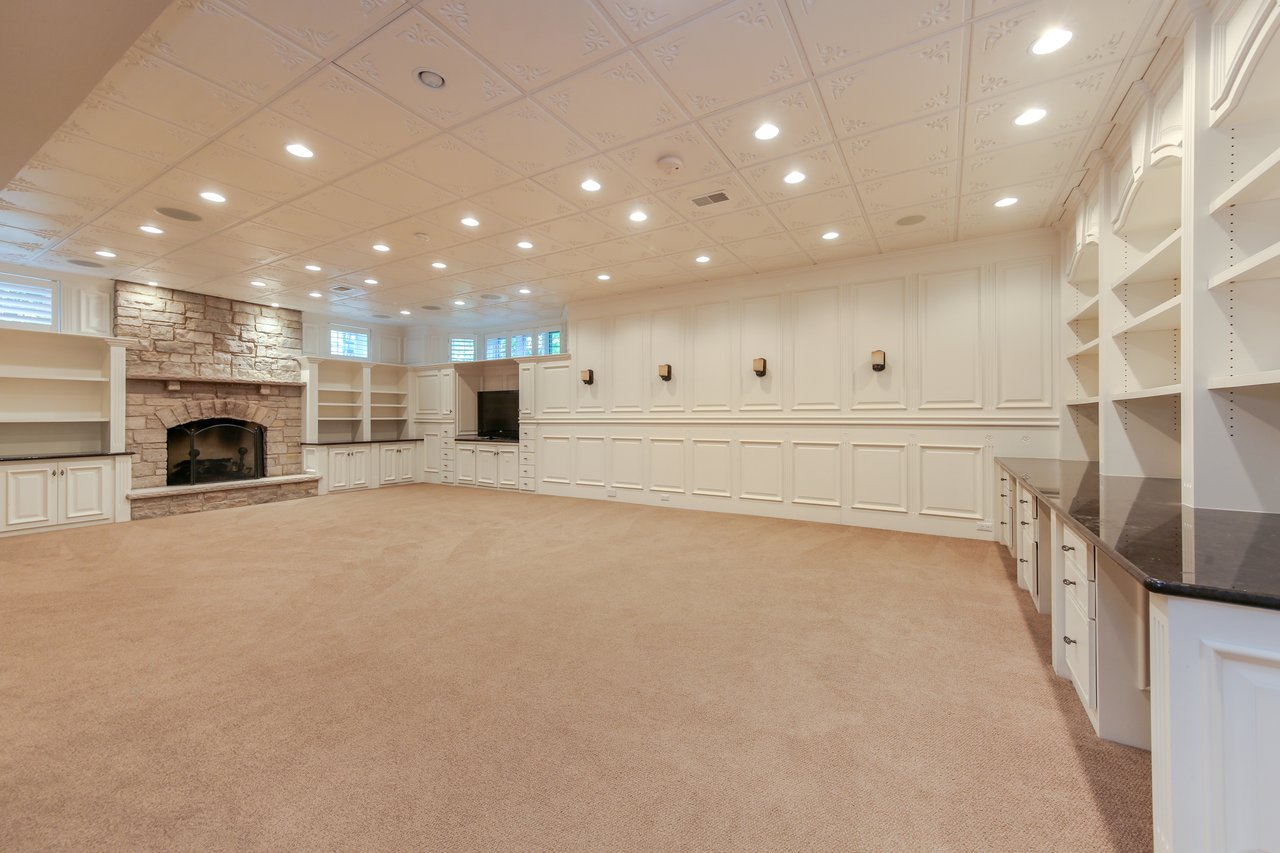This Sophisticated Home Features A Commanding Presence 