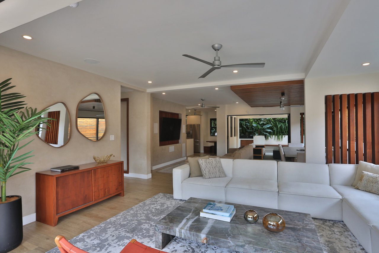 Remodeled Contemporary View Home, Escazu, San Jose