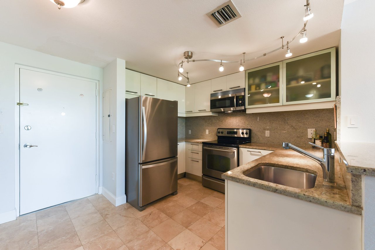 3339 Virginia Street Unit: PH-28