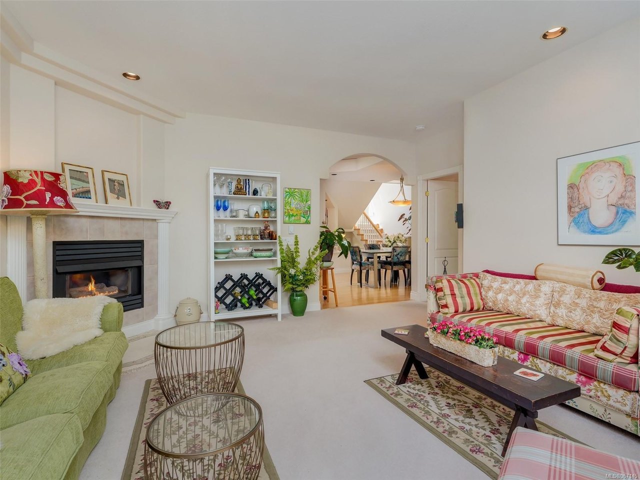 24-5187 Cordova Bay Rd
