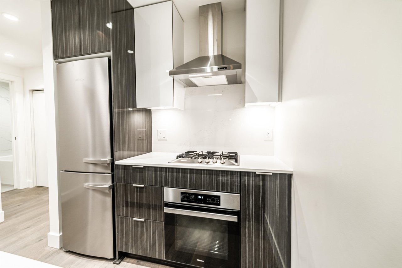 204-7777 Cambie St